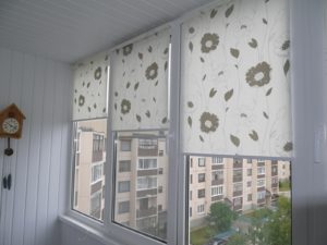 Установка рулонных штор на пластиковые окна в Липецке